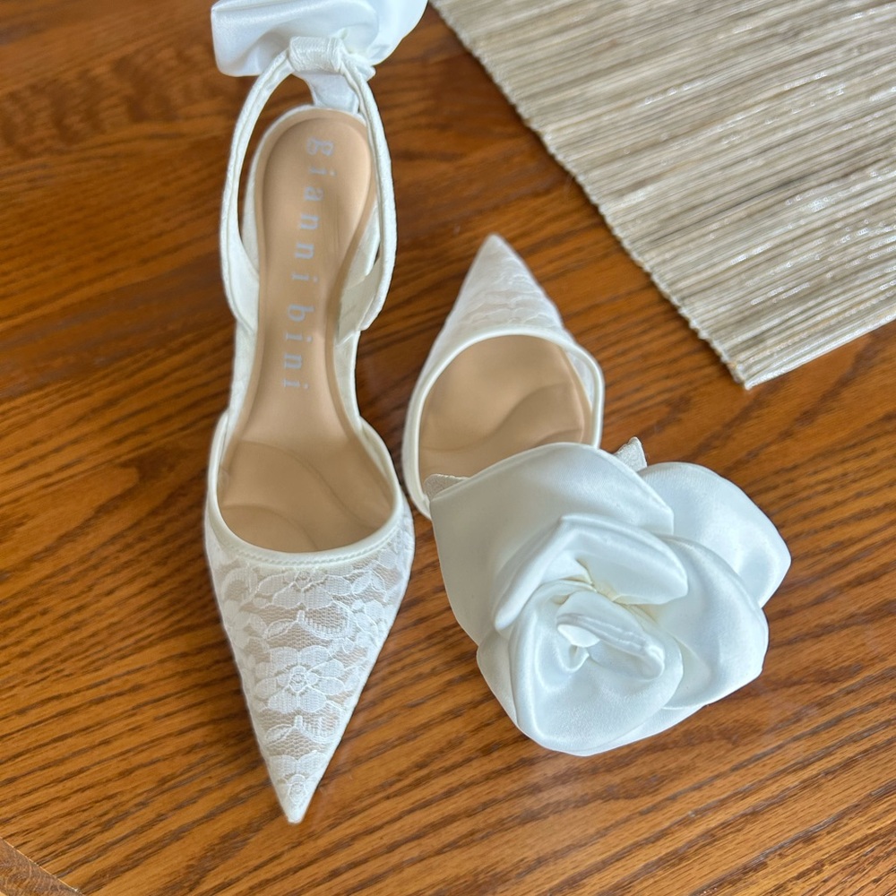 Gianni Bini Women's White Lace Heels